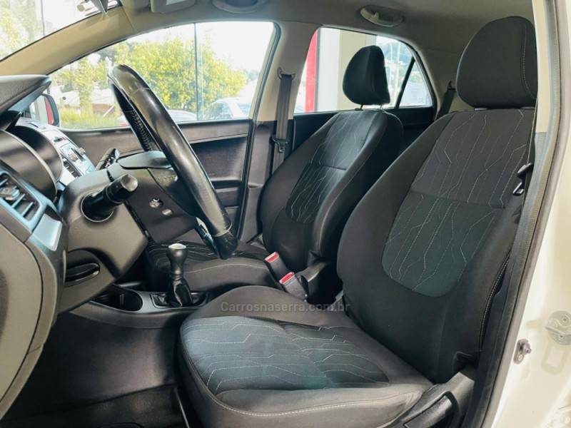 KIA MOTORS - PICANTO - 2015/2016 - Branca - R$ 44.990,00