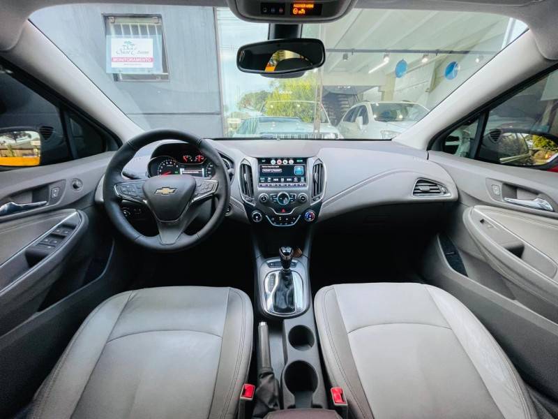 CHEVROLET - CRUZE - 2016/2017 - Preta - Sob Consulta