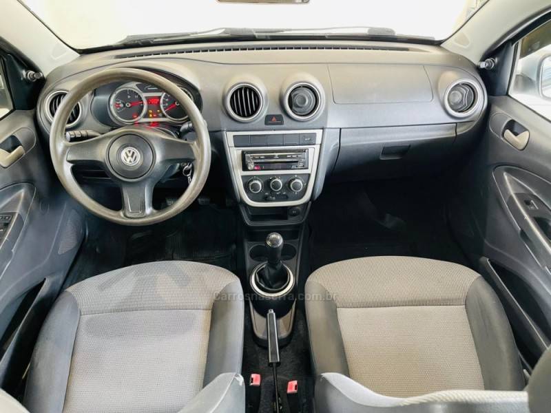 VOLKSWAGEN - VOYAGE - 2011/2012 - Prata - R$ 31.990,00