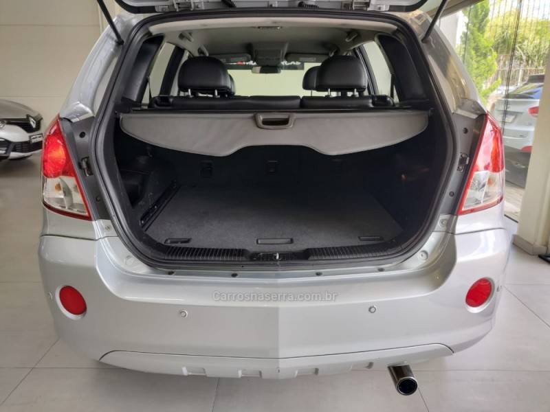 CHEVROLET - CAPTIVA - 2010/2011 - Prata - R$ 43.990,00