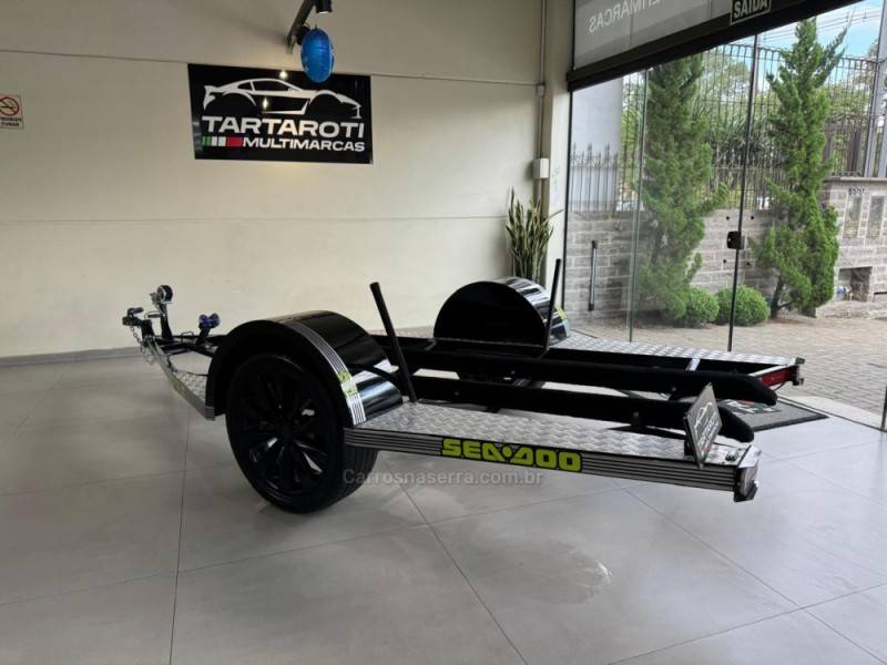 REBOQUES - FEDERAL JET - 2025/2025 - Preta - R$ 16.990,00