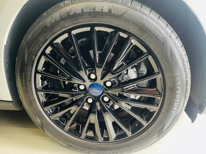 FORD - FOCUS - 2016/2016 - Branca - R$ 58.990,00
