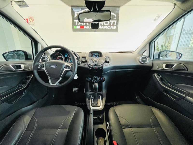 FORD - FIESTA - 2014/2015 - Branca - R$ 47.990,00