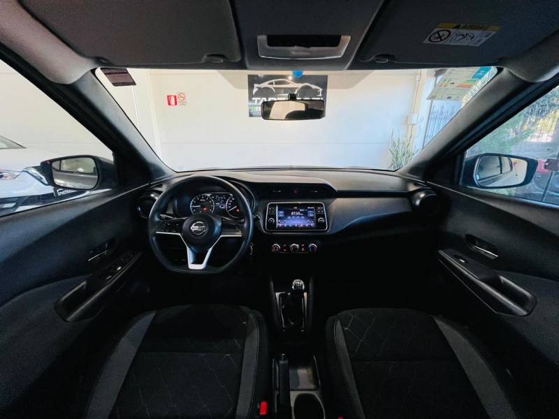 NISSAN - KICKS - 2020/2021 - Cinza - R$ 88.990,00