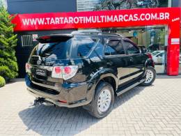 TOYOTA - HILUX SW4 - 2011/2012 - Preta - R$ 139.990,00