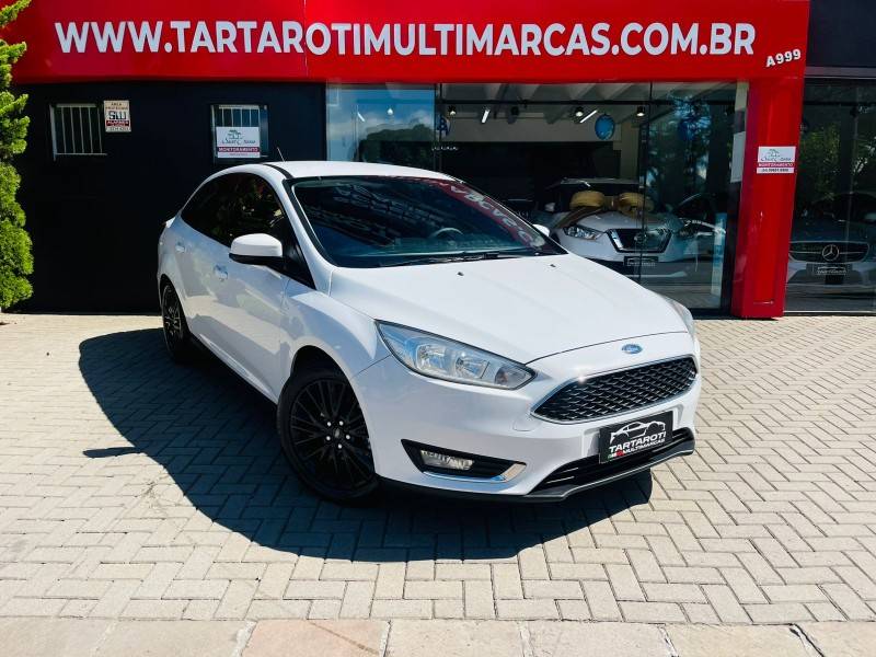 FORD - FOCUS - 2016/2016 - Branca - R$ 57.990,00