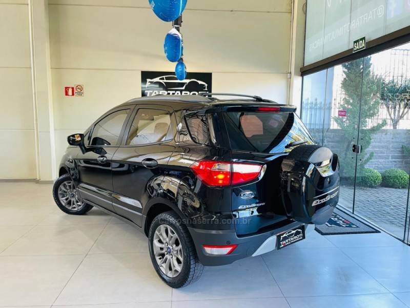 FORD - ECOSPORT - 2016/2017 - Preta - R$ 64.990,00