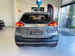 NISSAN - KICKS - 2018/2019 - Cinza - R$ 87.990,00
