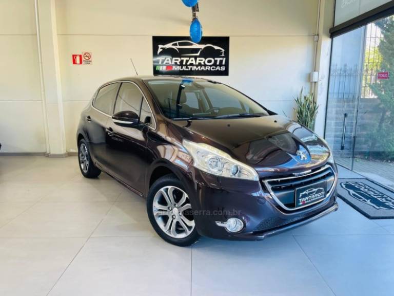 PEUGEOT - 208 - 2014/2015 - Marrom - R$ 50.990,00
