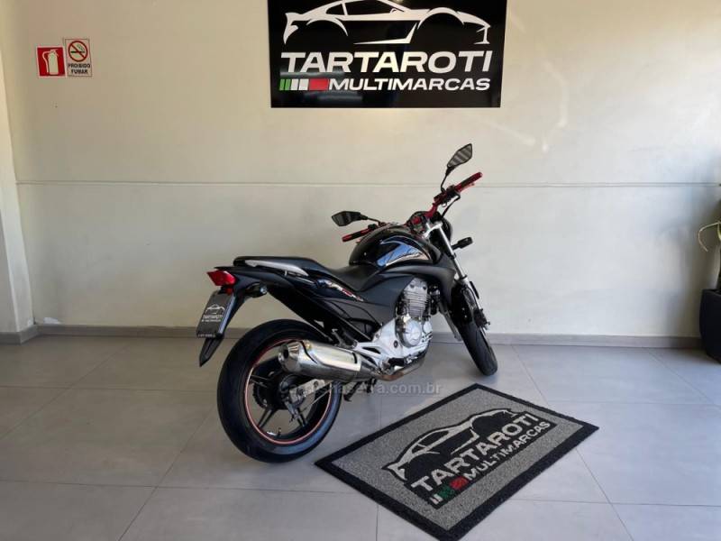 HONDA - CB 300R - 2010/2010 - Preta - R$ 13.990,00
