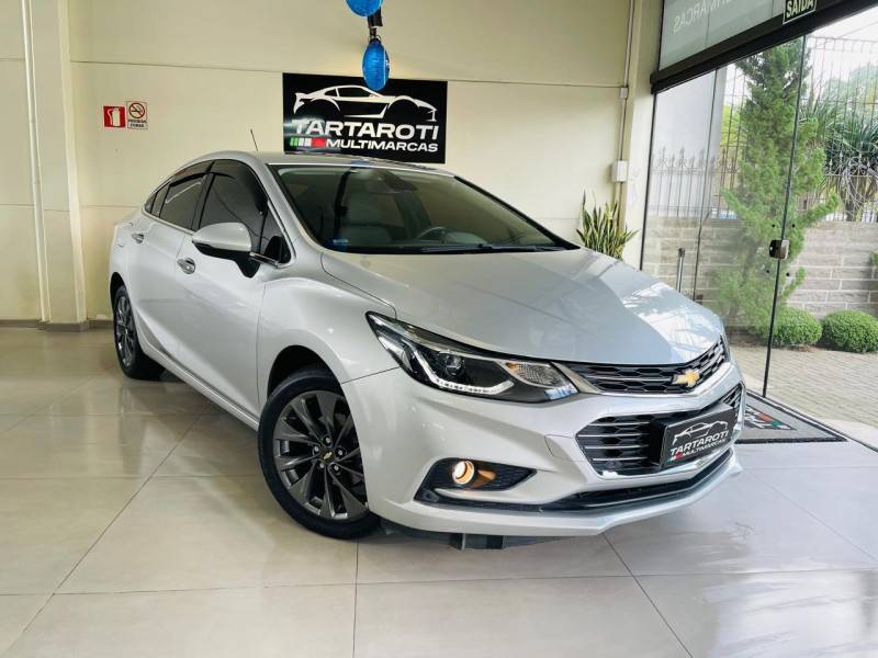 CHEVROLET - CRUZE - 2017/2018 - Prata - R$ 92.990,00