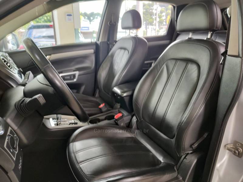 CHEVROLET - CAPTIVA - 2010/2011 - Prata - R$ 43.990,00