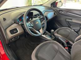 CHEVROLET - PRISMA - 2015/2016 - Vermelha - R$ 57.990,00