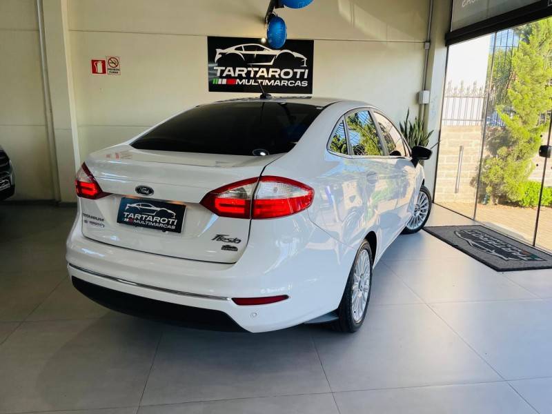 FORD - FIESTA - 2015/2015 - Branca - R$ 52.990,00