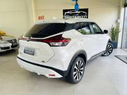 NISSAN - KICKS - 2022/2022 - Branca - R$ 104.990,00