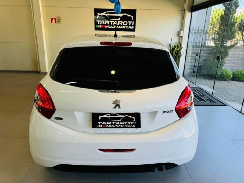 PEUGEOT - 208 - 2013/2014 - Branca - R$ 38.990,00