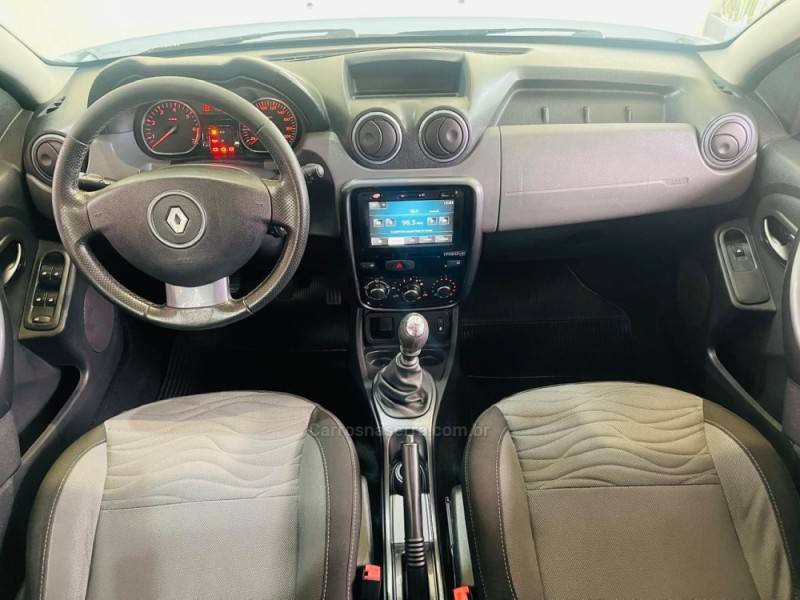 RENAULT - DUSTER - 2014/2015 - Branca - R$ 56.990,00