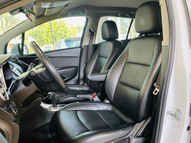 CHEVROLET - TRACKER - 2015/2015 - Branca - R$ 70.990,00
