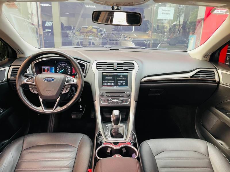 FORD - FUSION - 2015/2016 - Branca - R$ 77.990,00