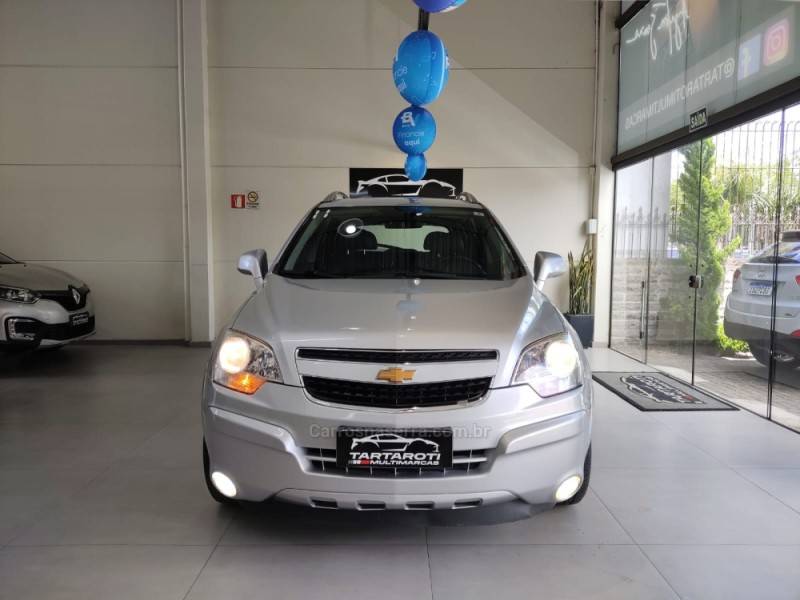 CHEVROLET - CAPTIVA - 2010/2011 - Prata - R$ 43.990,00