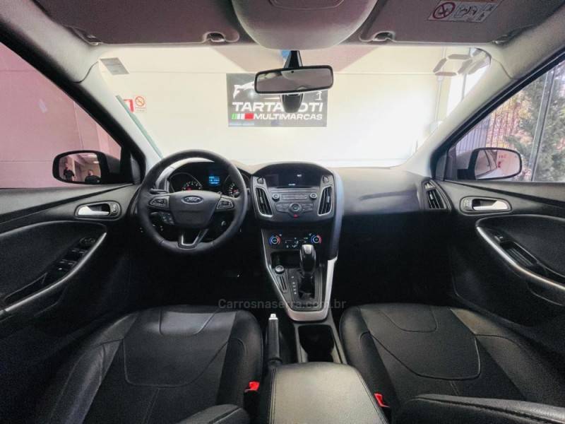 FORD - FOCUS - 2016/2016 - Branca - R$ 58.990,00