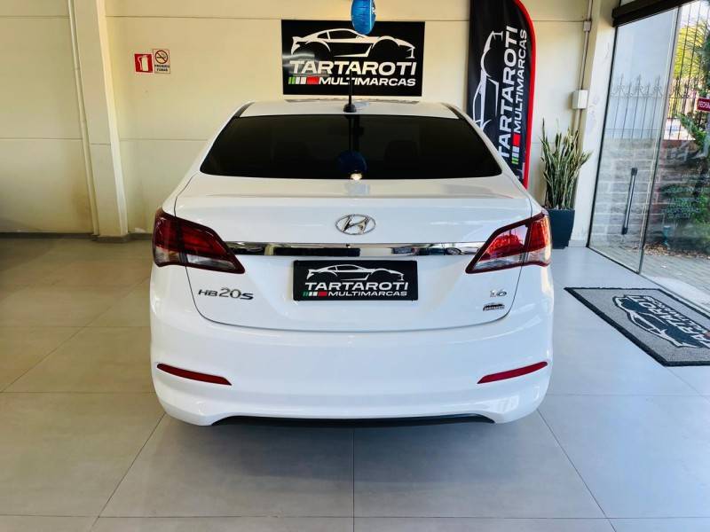 HYUNDAI - HB20S - 2018/2019 - Branca - R$ 65.990,00