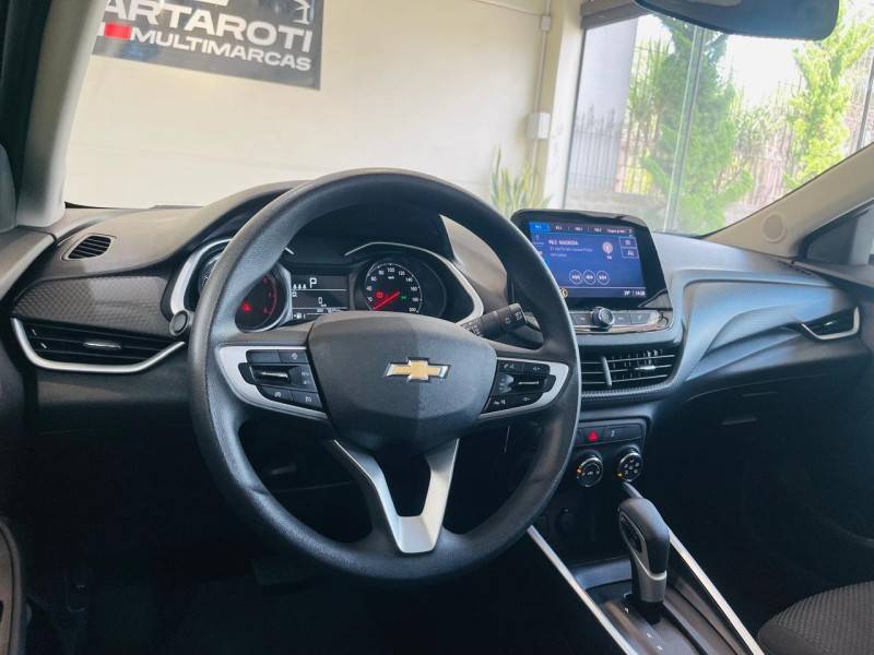 CHEVROLET - ONIX - 2021/2022 - Branca - R$ 77.990,00