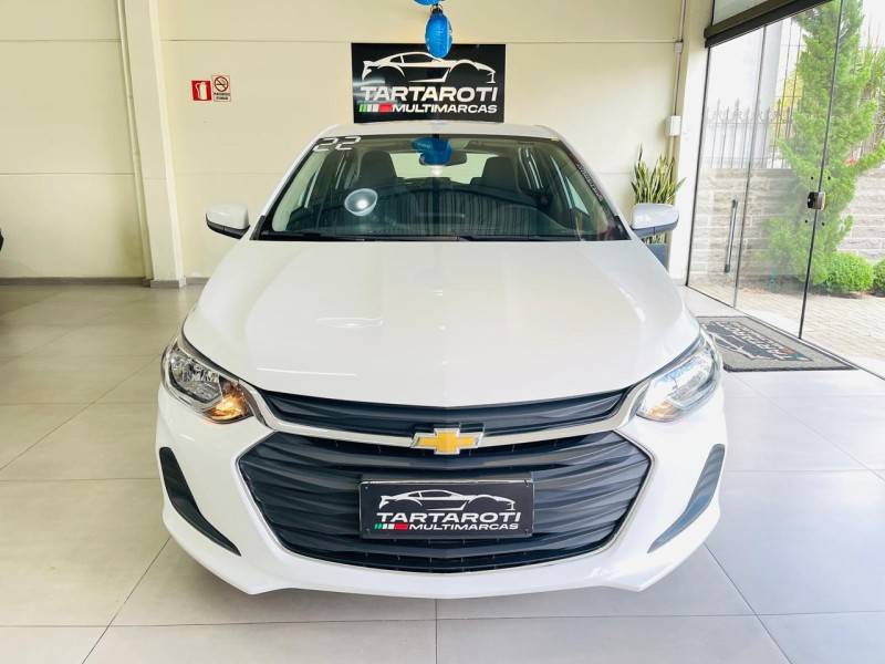 CHEVROLET - ONIX - 2021/2022 - Branca - R$ 77.990,00