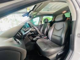 PEUGEOT - 308 - 2015/2016 - Branca - R$ 59.990,00