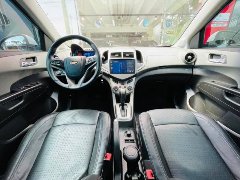 CHEVROLET - SONIC - 2013/2013 - Branca - R$ 43.990,00