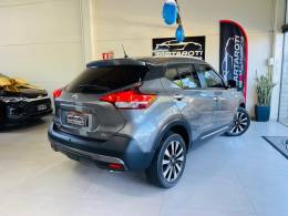 NISSAN - KICKS - 2018/2019 - Cinza - R$ 87.990,00