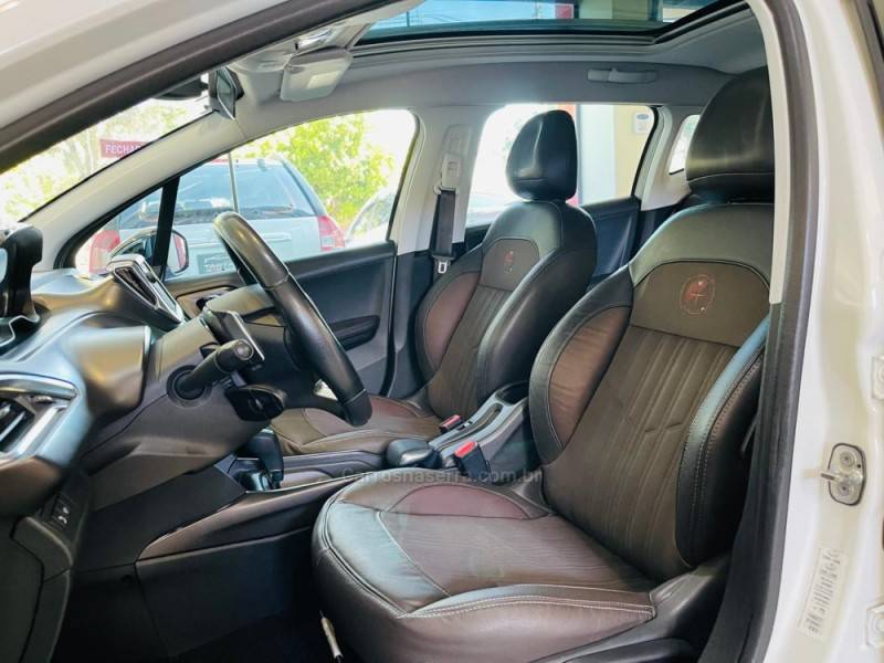 PEUGEOT - 2008 - 2016/2017 - Branca - R$ 61.990,00