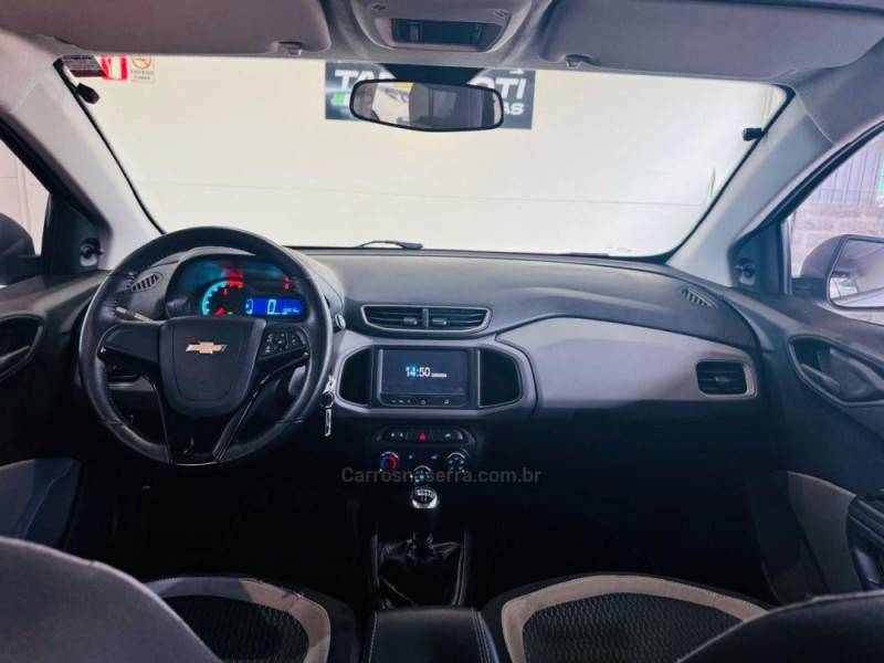 CHEVROLET - ONIX - 2015/2016 - Branca - R$ 48.990,00