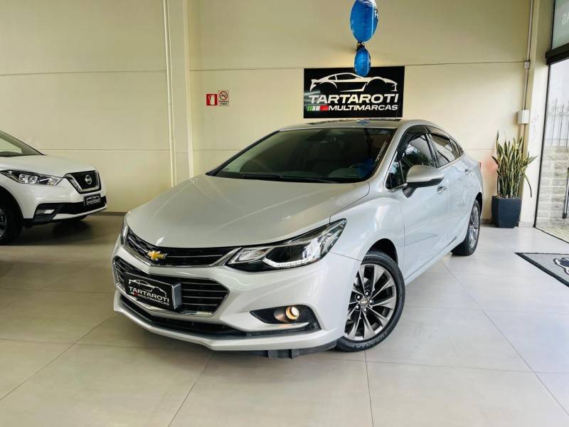 CHEVROLET - CRUZE - 2017/2018 - Prata - R$ 92.990,00
