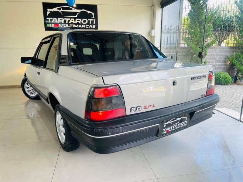 CHEVROLET - MONZA - 1991/1992 - Prata - R$ 17.990,00