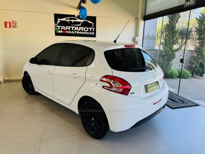 PEUGEOT - 208 - 2013/2014 - Branca - R$ 39.990,00