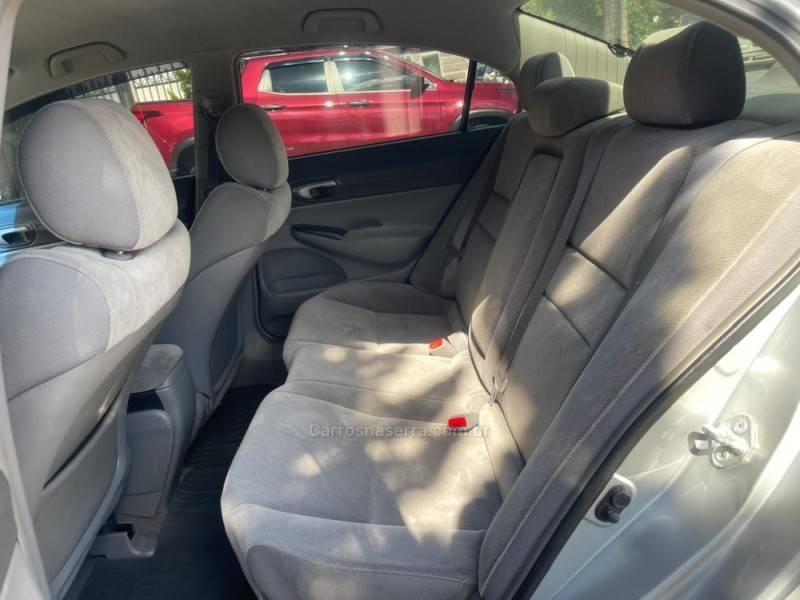 HONDA - CIVIC - 2010/2011 - Prata - R$ 54.990,00