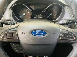 FORD - FOCUS - 2016/2016 - Branca - R$ 58.990,00