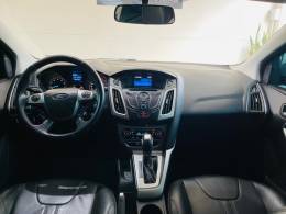 FORD - FOCUS - 2014/2015 - Branca - R$ 55.990,00