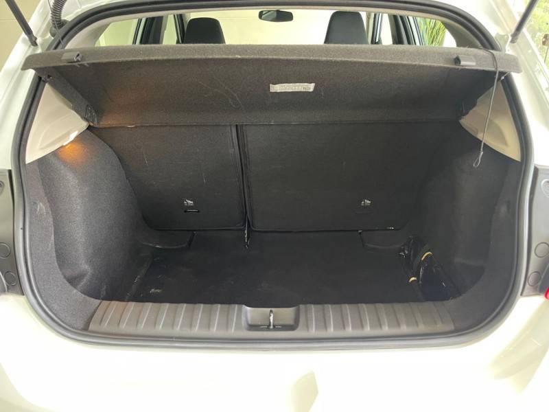 CHEVROLET - ONIX - 2021/2022 - Branca - R$ 77.990,00