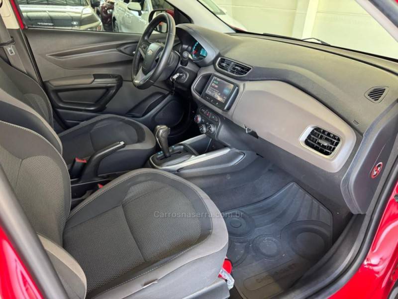 CHEVROLET - PRISMA - 2015/2016 - Vermelha - R$ 57.990,00