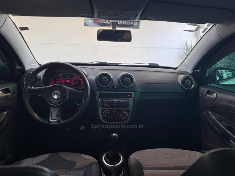 VOLKSWAGEN - VOYAGE - 2011/2012 - Prata - R$ 31.990,00