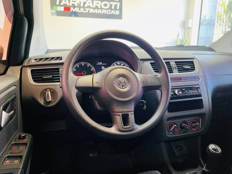 VOLKSWAGEN - FOX - 2014/2014 - Branca - R$ 43.990,00