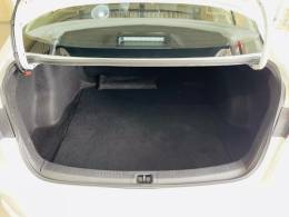 TOYOTA - COROLLA - 2023/2023 - Branca - R$ 132.990,00