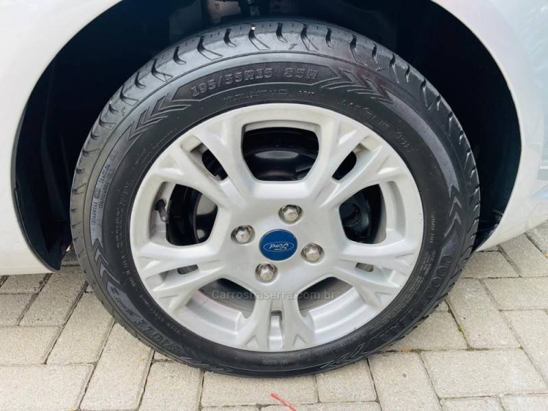 FORD - FIESTA - 2015/2015 - Prata - R$ 47.990,00