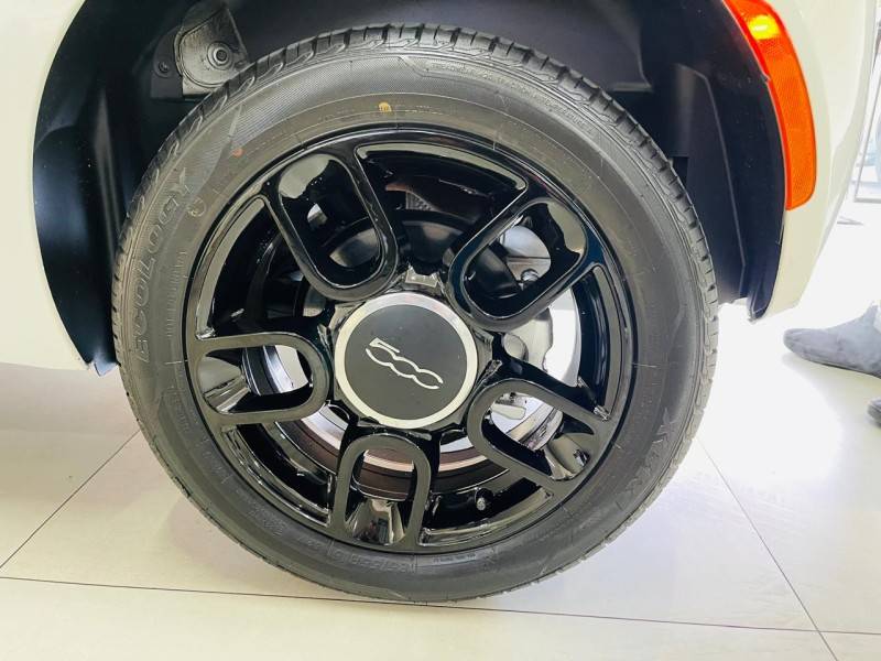FIAT - 500 - 2013/2014 - Branca - R$ 49.990,00