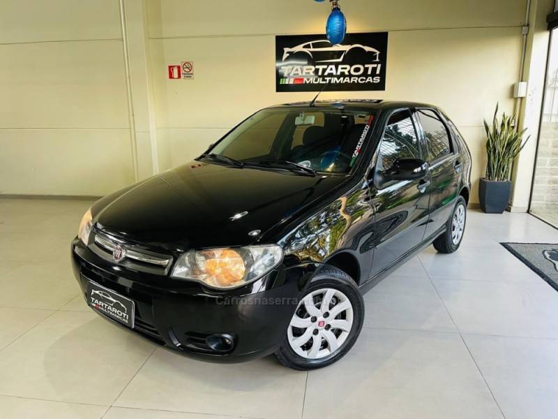 FIAT - PALIO - 2013/2013 - Preta - R$ 30.990,00