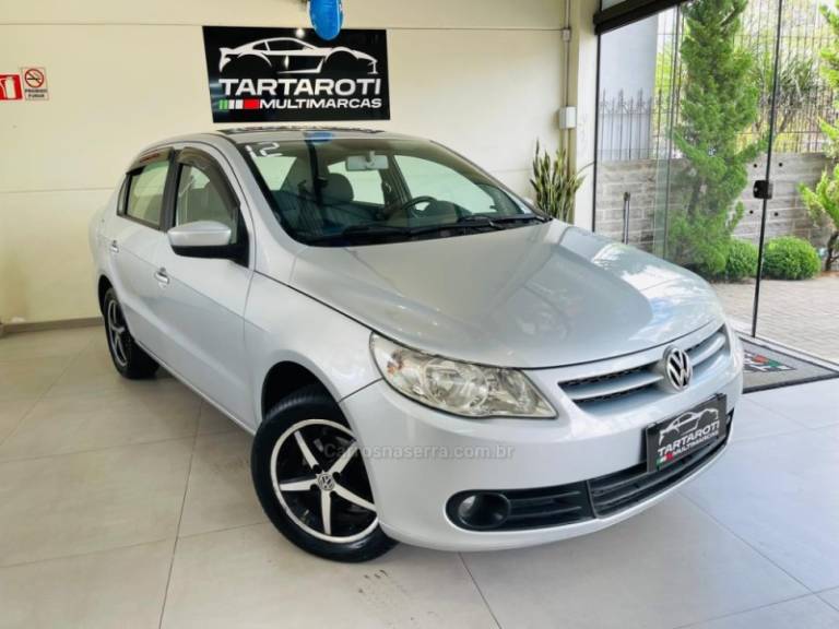 VOLKSWAGEN - VOYAGE - 2011/2012 - Prata - R$ 31.990,00
