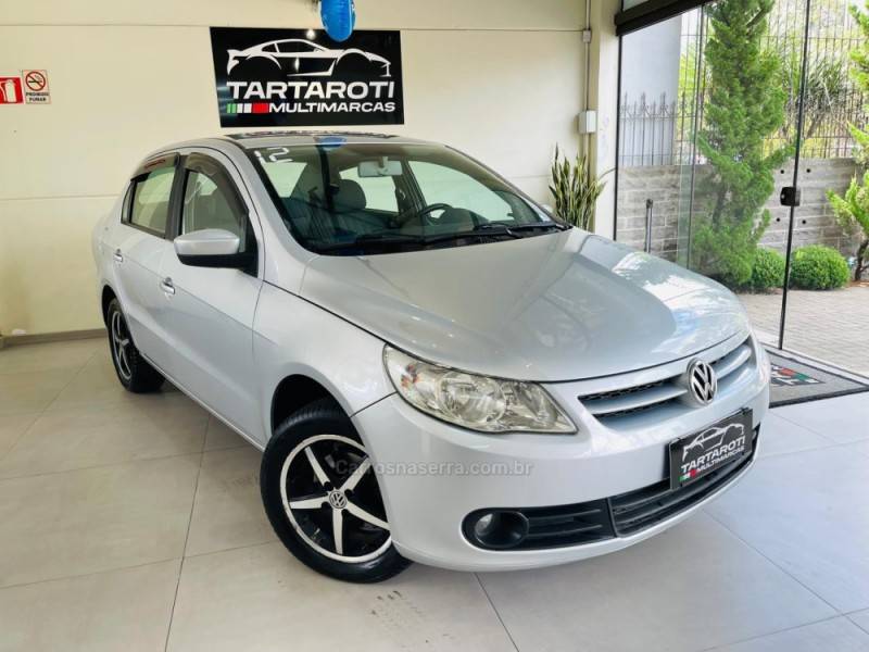 VOLKSWAGEN - VOYAGE - 2011/2012 - Prata - R$ 31.990,00