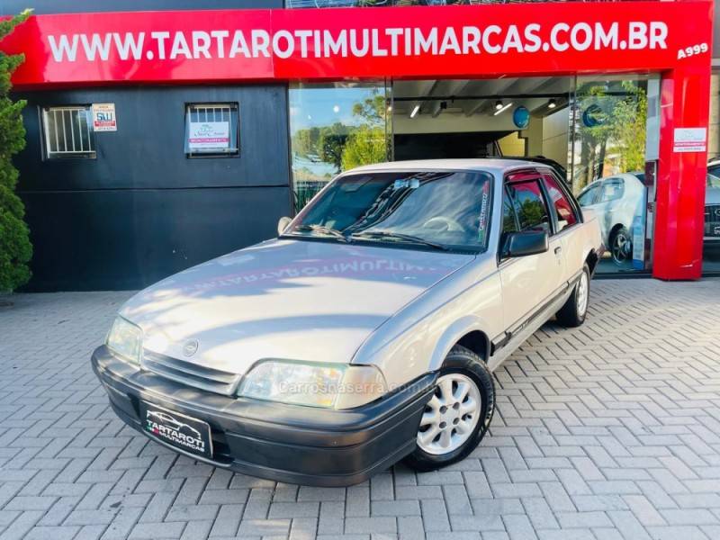 CHEVROLET - MONZA - 1991/1992 - Prata - R$ 18.990,00